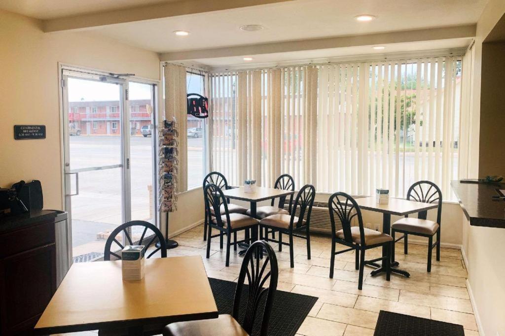 罗德威套房酒店 谢里登 外观 照片